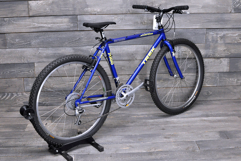 Medium Trek 7000