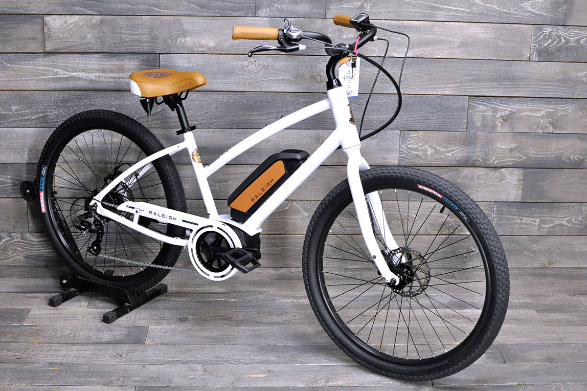 electric bicycle used Diamondback Union 1 - E-Bike The price is cheaper than a new bike Refurbished Electric Bicycle 26" EB7Pro